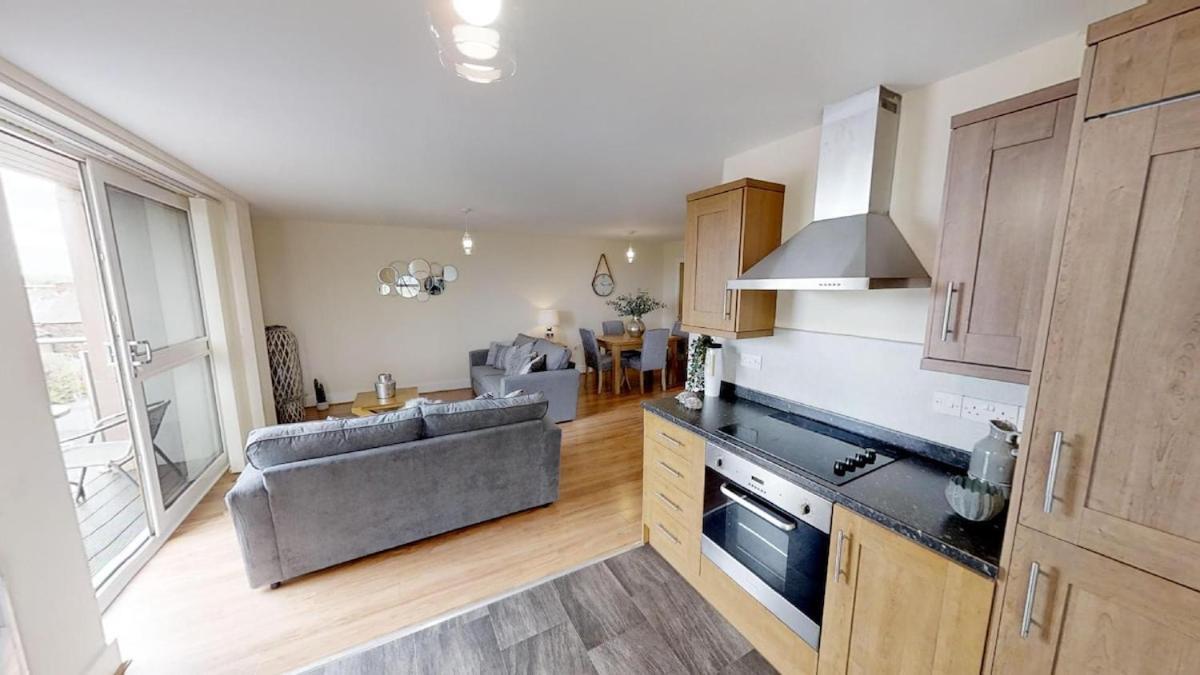 Lovely Furnished 2 Apartment